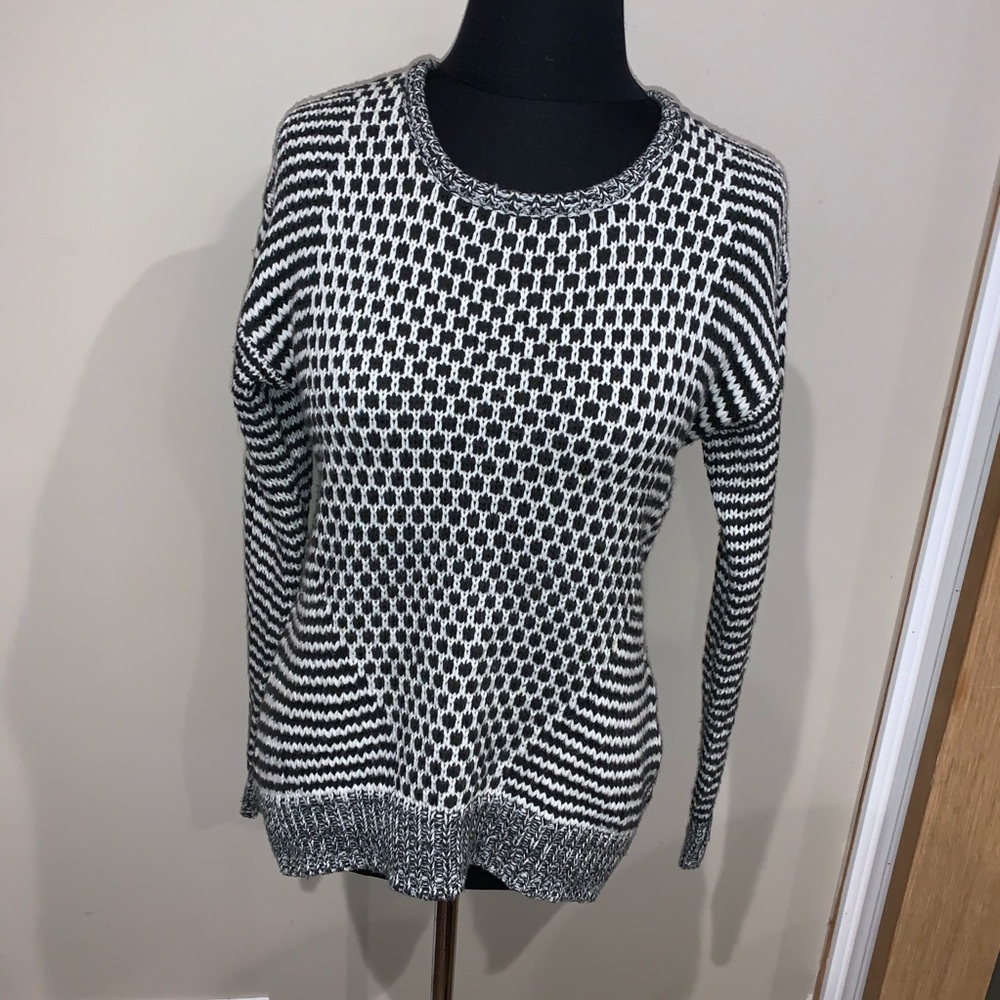 Devoted black and white sweater EUC